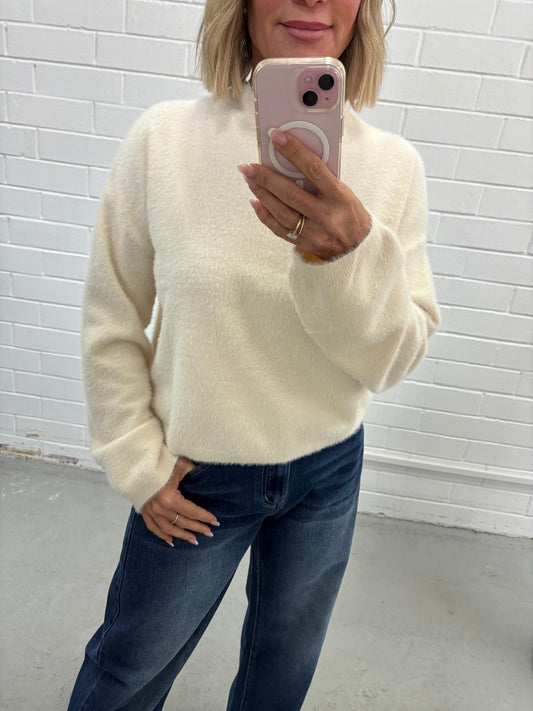 Y10745 FLUFFY CREWNECK