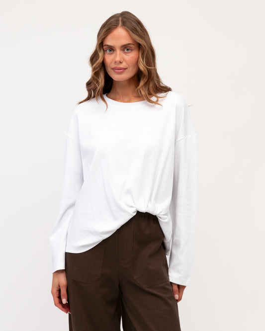 LOL22781 WHITE EASY TUCK LONG SLEEVE TEE