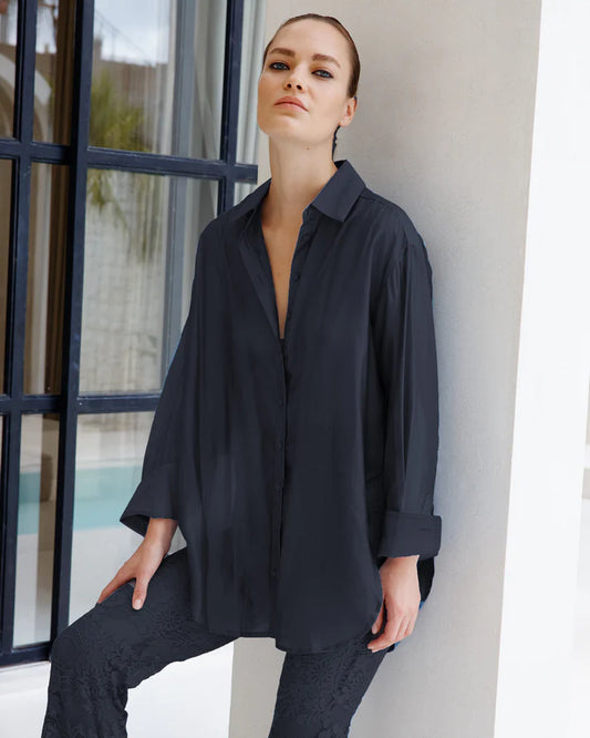 KL0457-T BLACK LUNA SHIRT